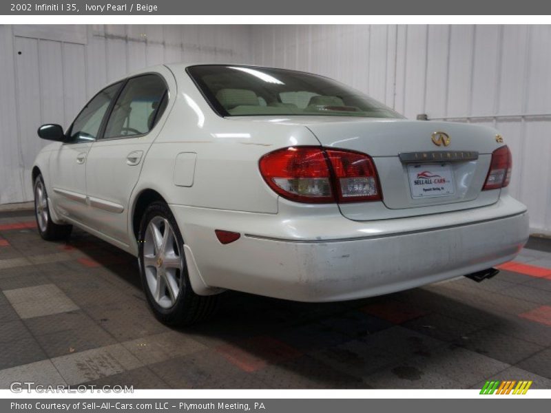 Ivory Pearl / Beige 2002 Infiniti I 35