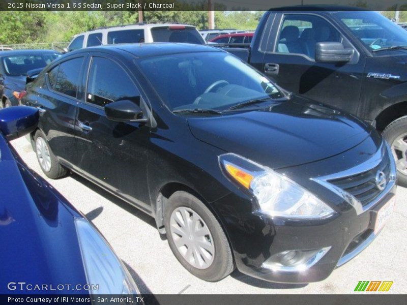 Super Black / Charcoal 2015 Nissan Versa 1.6 S Sedan
