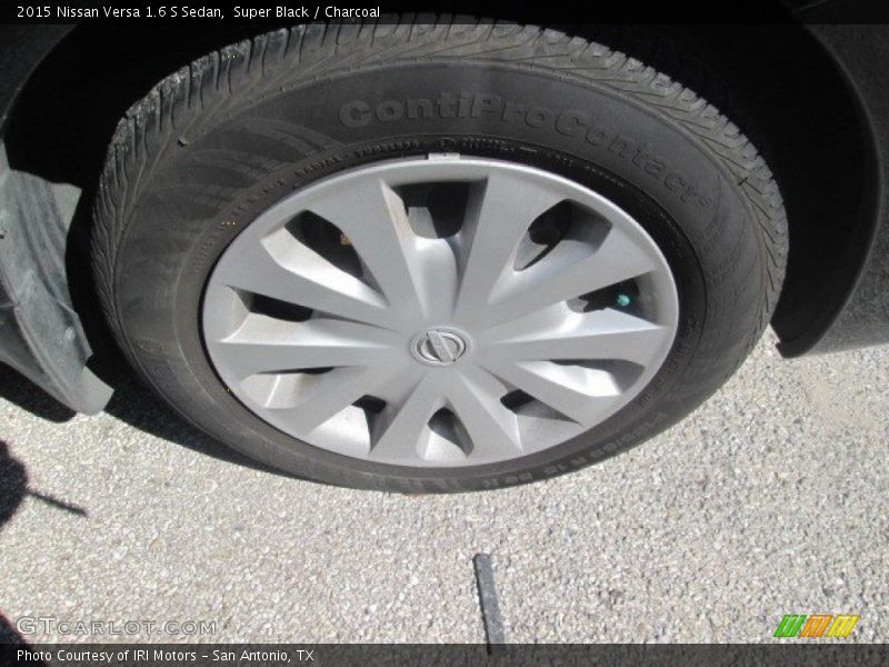 Super Black / Charcoal 2015 Nissan Versa 1.6 S Sedan