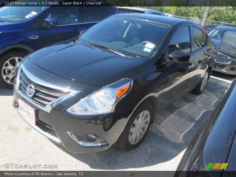 Super Black / Charcoal 2015 Nissan Versa 1.6 S Sedan