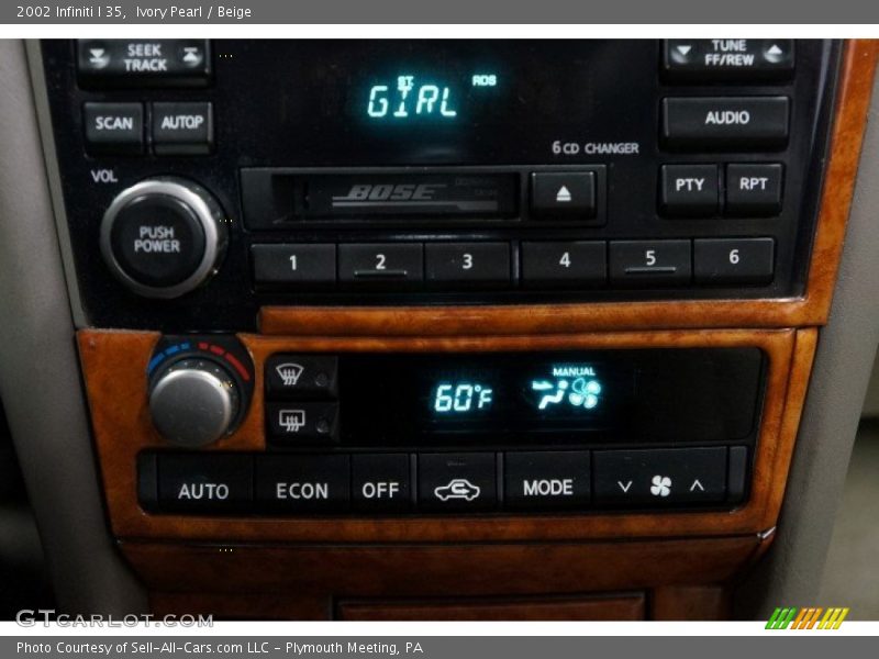 Ivory Pearl / Beige 2002 Infiniti I 35