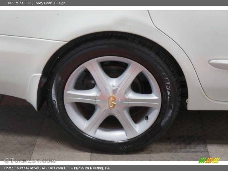 Ivory Pearl / Beige 2002 Infiniti I 35