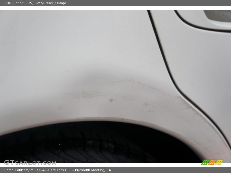 Ivory Pearl / Beige 2002 Infiniti I 35