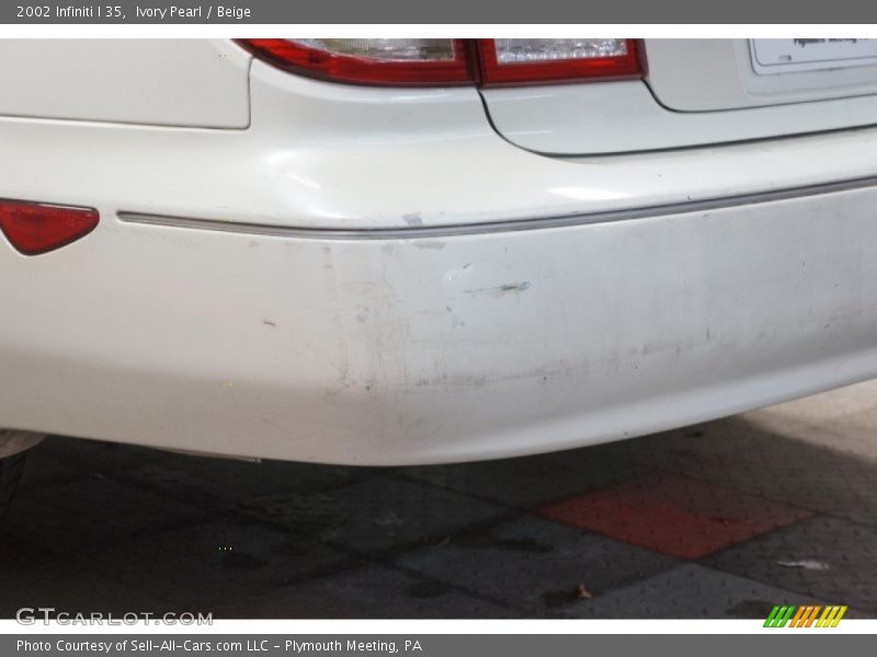 Ivory Pearl / Beige 2002 Infiniti I 35