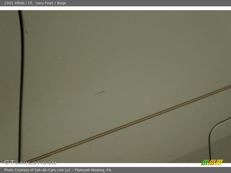 Ivory Pearl / Beige 2002 Infiniti I 35
