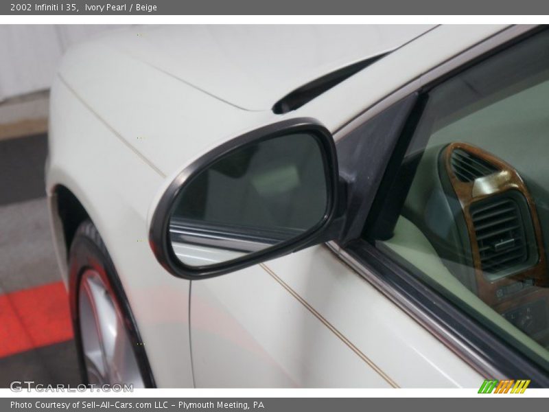 Ivory Pearl / Beige 2002 Infiniti I 35