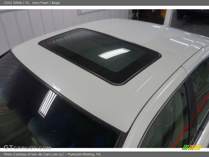 Ivory Pearl / Beige 2002 Infiniti I 35