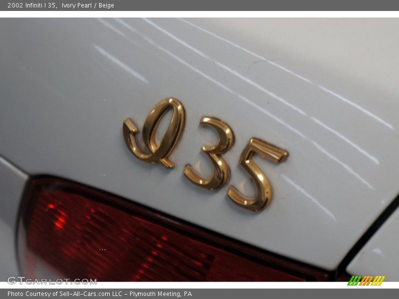 Ivory Pearl / Beige 2002 Infiniti I 35