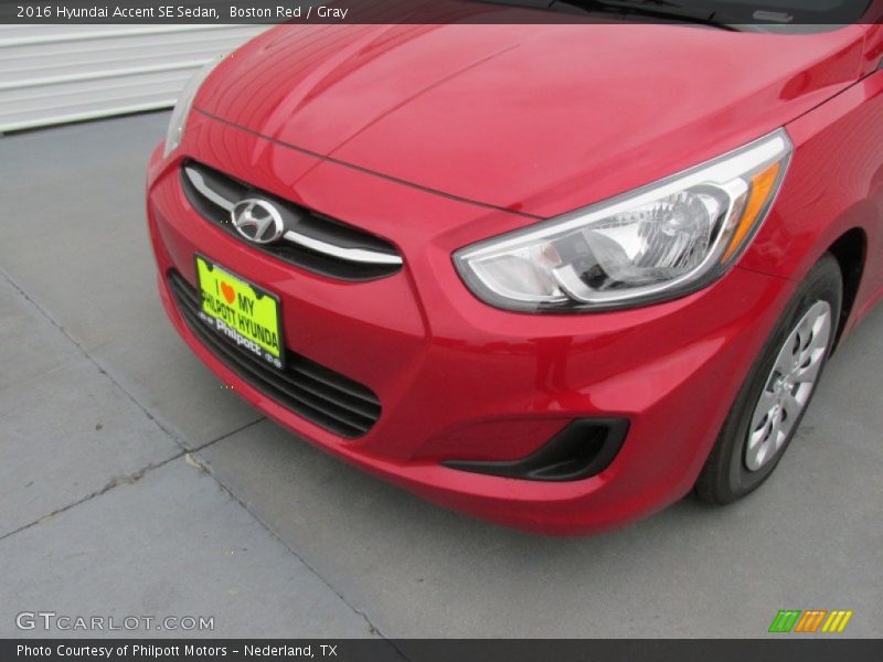 Boston Red / Gray 2016 Hyundai Accent SE Sedan