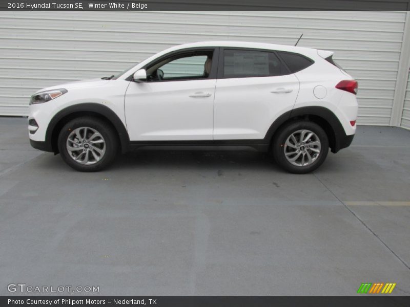 Winter White / Beige 2016 Hyundai Tucson SE