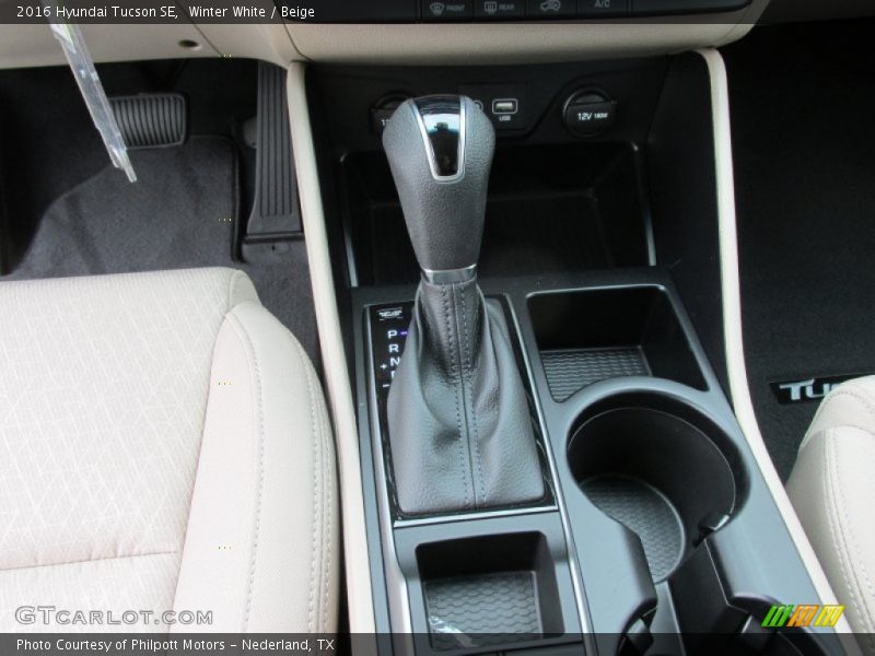 Winter White / Beige 2016 Hyundai Tucson SE