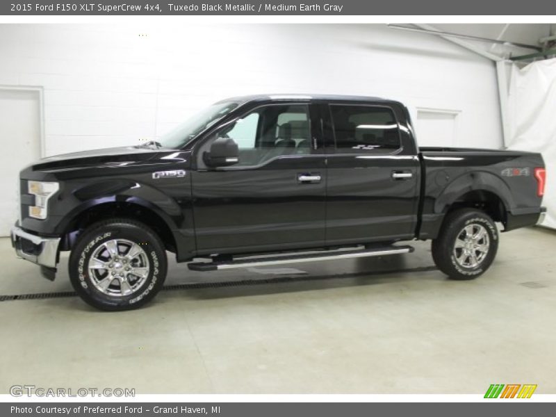 Tuxedo Black Metallic / Medium Earth Gray 2015 Ford F150 XLT SuperCrew 4x4