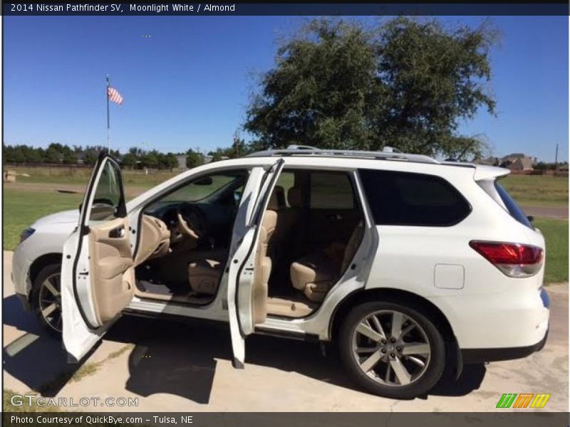 Moonlight White / Almond 2014 Nissan Pathfinder SV