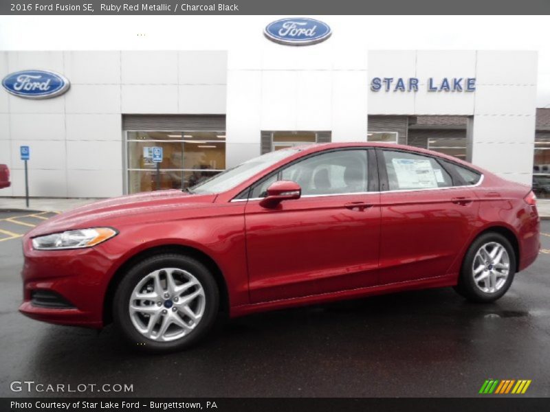 Ruby Red Metallic / Charcoal Black 2016 Ford Fusion SE