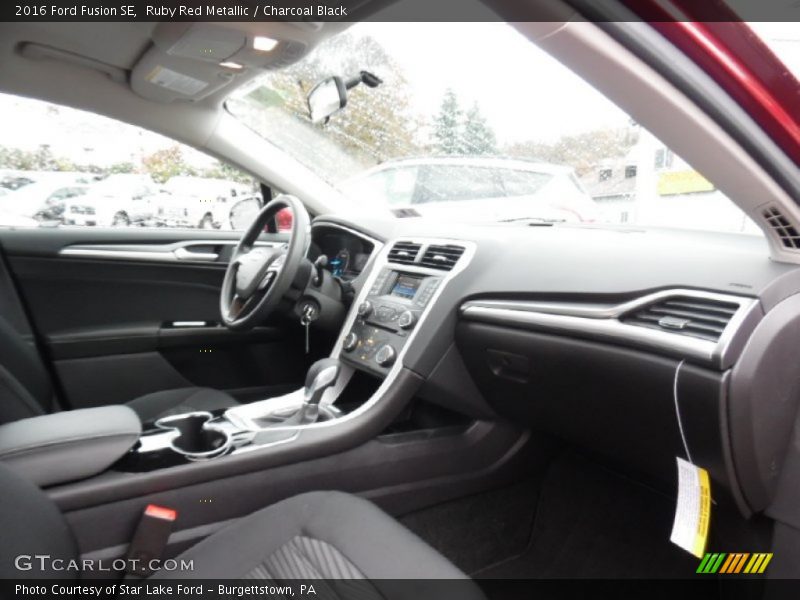 Ruby Red Metallic / Charcoal Black 2016 Ford Fusion SE