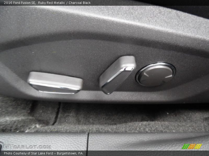 Ruby Red Metallic / Charcoal Black 2016 Ford Fusion SE