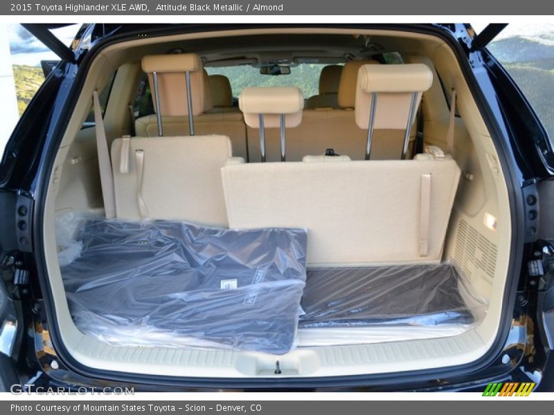 Attitude Black Metallic / Almond 2015 Toyota Highlander XLE AWD