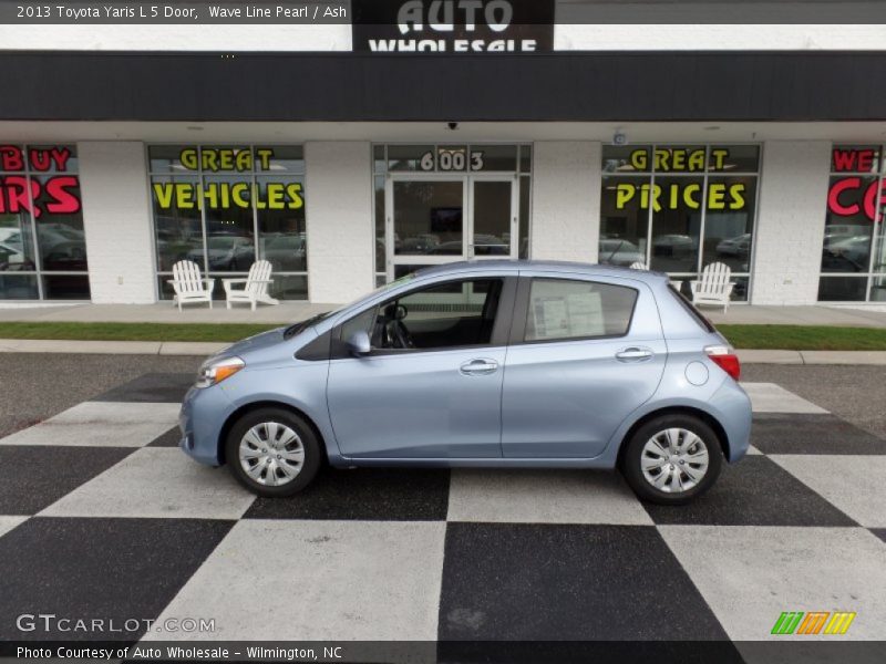 Wave Line Pearl / Ash 2013 Toyota Yaris L 5 Door