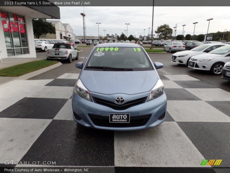 Wave Line Pearl / Ash 2013 Toyota Yaris L 5 Door