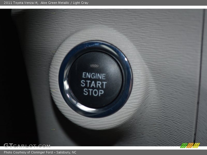 Aloe Green Metallic / Light Gray 2011 Toyota Venza I4