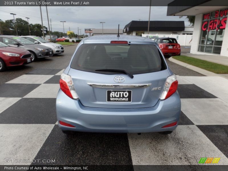Wave Line Pearl / Ash 2013 Toyota Yaris L 5 Door