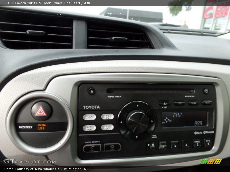 Wave Line Pearl / Ash 2013 Toyota Yaris L 5 Door