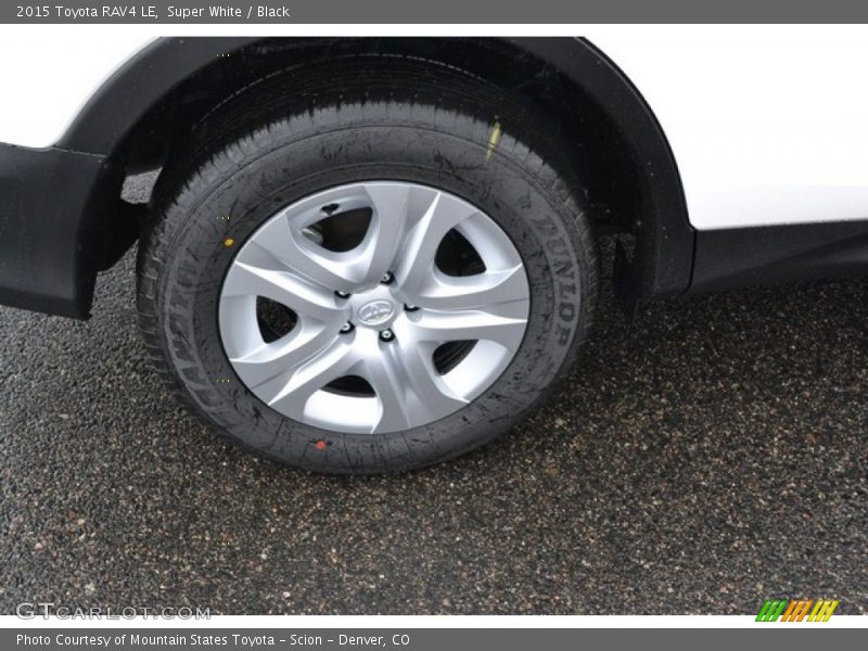 Super White / Black 2015 Toyota RAV4 LE