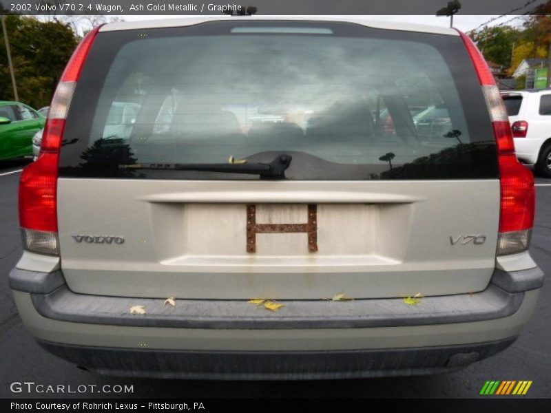 Ash Gold Metallic / Graphite 2002 Volvo V70 2.4 Wagon