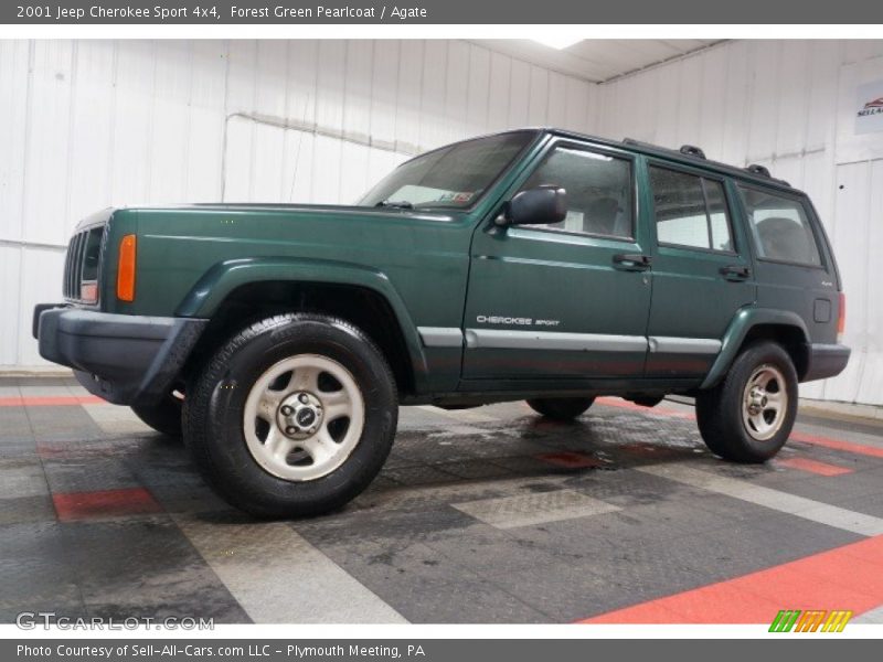 Front 3/4 View of 2001 Cherokee Sport 4x4