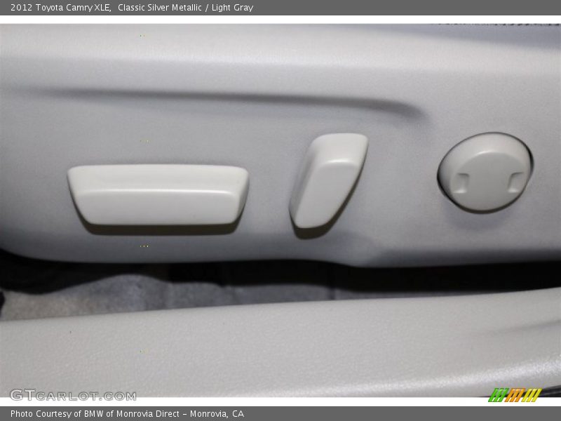 Classic Silver Metallic / Light Gray 2012 Toyota Camry XLE