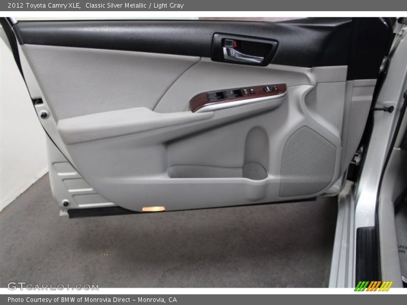 Classic Silver Metallic / Light Gray 2012 Toyota Camry XLE