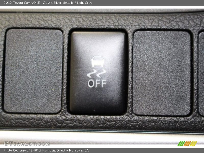 Classic Silver Metallic / Light Gray 2012 Toyota Camry XLE