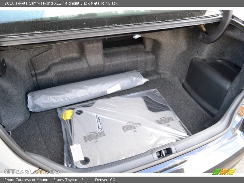 Midnight Black Metallic / Black 2016 Toyota Camry Hybrid XLE