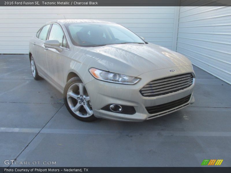 Tectonic Metallic / Charcoal Black 2016 Ford Fusion SE