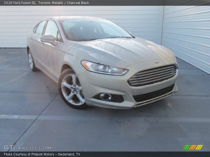 Tectonic Metallic / Charcoal Black 2016 Ford Fusion SE