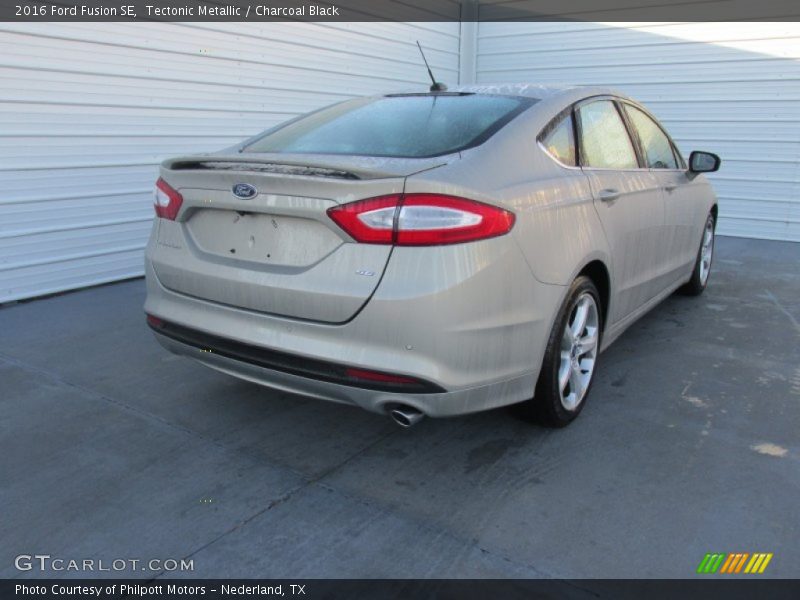 Tectonic Metallic / Charcoal Black 2016 Ford Fusion SE