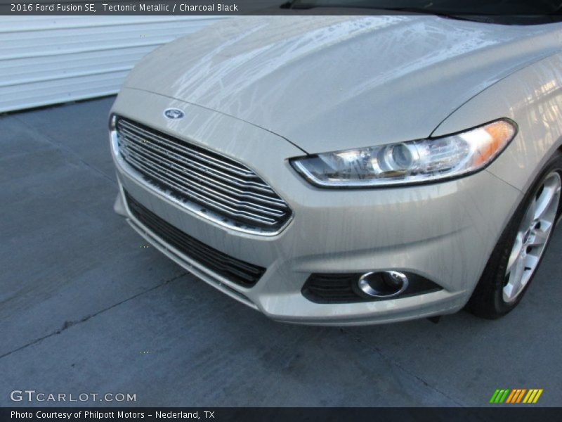 Tectonic Metallic / Charcoal Black 2016 Ford Fusion SE