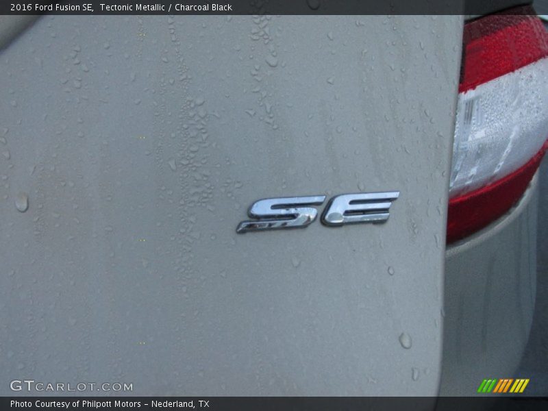 Tectonic Metallic / Charcoal Black 2016 Ford Fusion SE