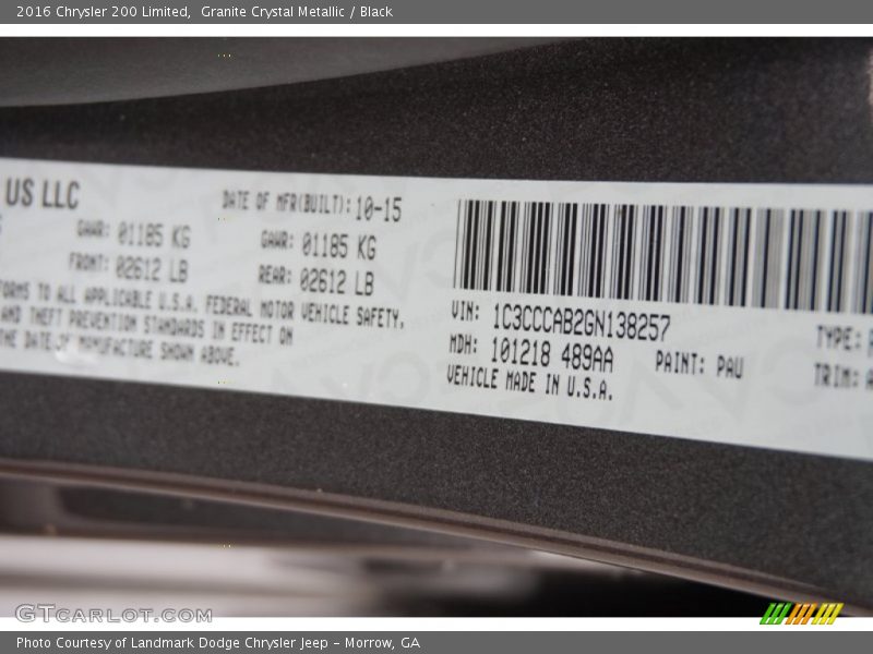 Granite Crystal Metallic / Black 2016 Chrysler 200 Limited