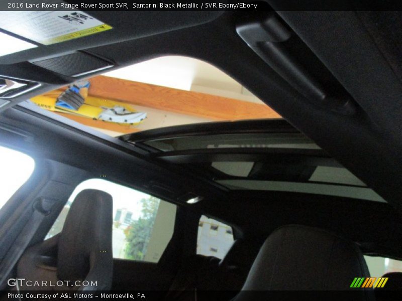Sunroof of 2016 Range Rover Sport SVR