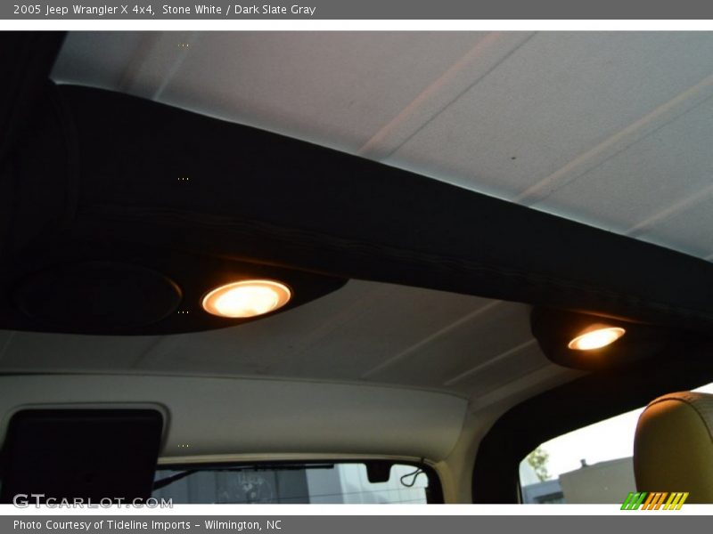 Stone White / Dark Slate Gray 2005 Jeep Wrangler X 4x4