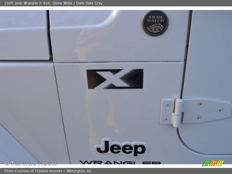 Stone White / Dark Slate Gray 2005 Jeep Wrangler X 4x4