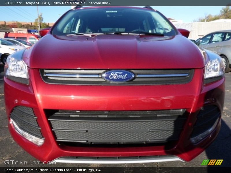 Ruby Red Metallic / Charcoal Black 2016 Ford Escape SE 4WD
