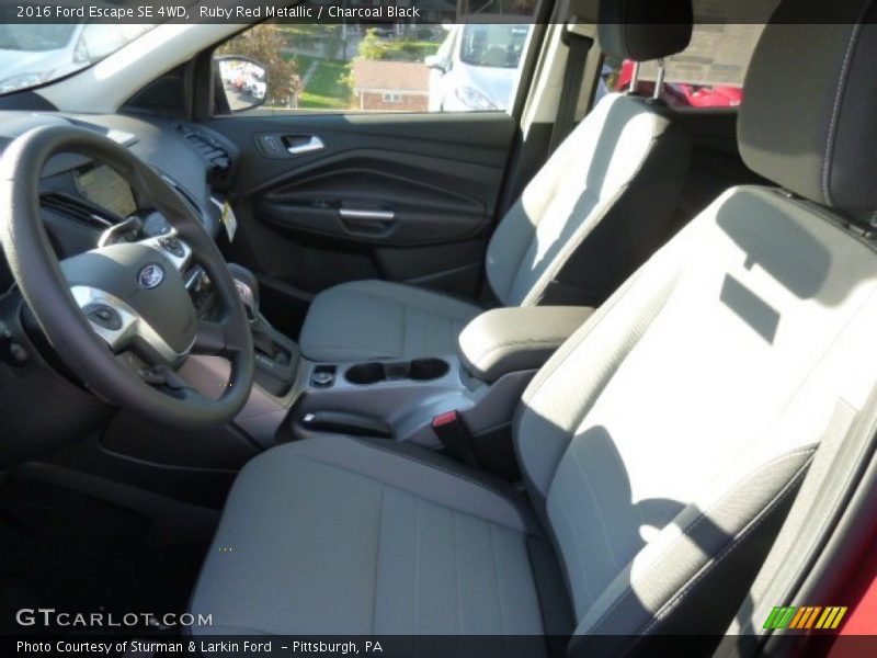 Ruby Red Metallic / Charcoal Black 2016 Ford Escape SE 4WD