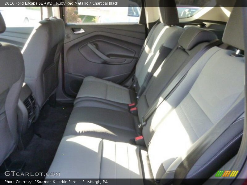 Ruby Red Metallic / Charcoal Black 2016 Ford Escape SE 4WD