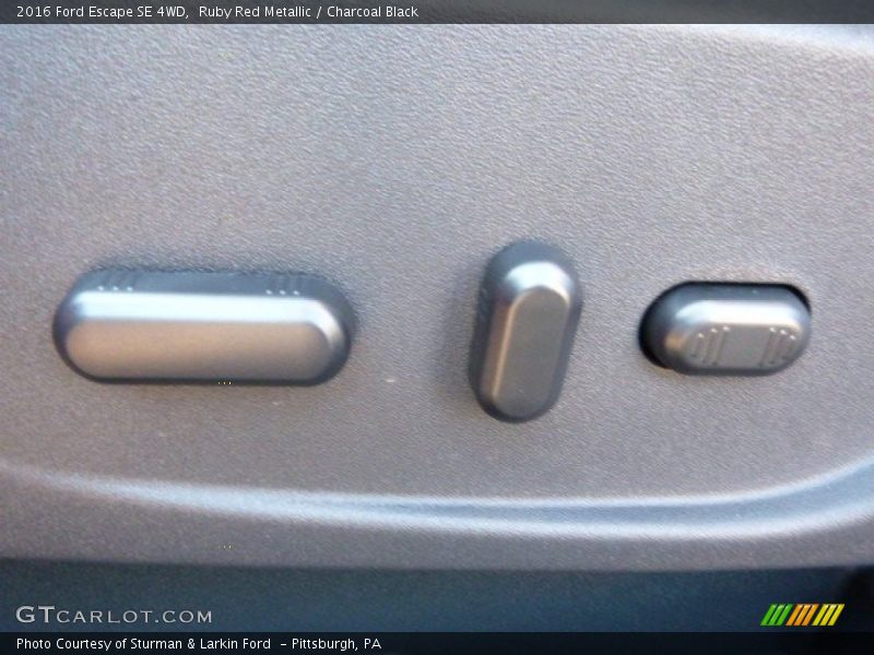 Ruby Red Metallic / Charcoal Black 2016 Ford Escape SE 4WD
