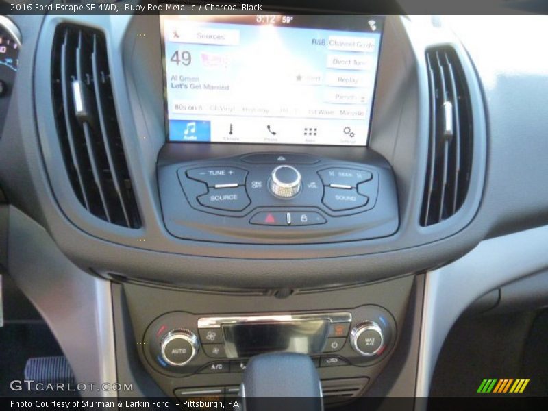 Ruby Red Metallic / Charcoal Black 2016 Ford Escape SE 4WD