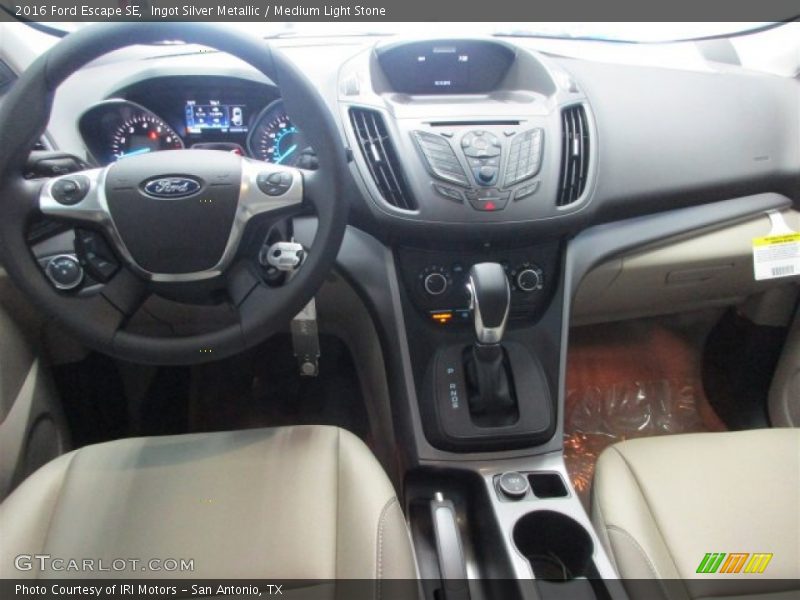Ingot Silver Metallic / Medium Light Stone 2016 Ford Escape SE