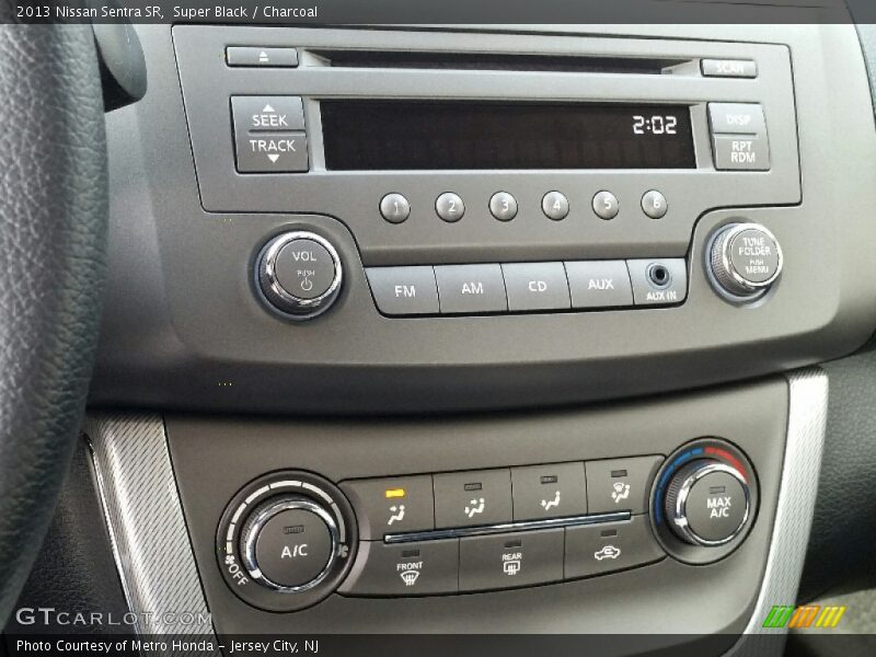 Super Black / Charcoal 2013 Nissan Sentra SR