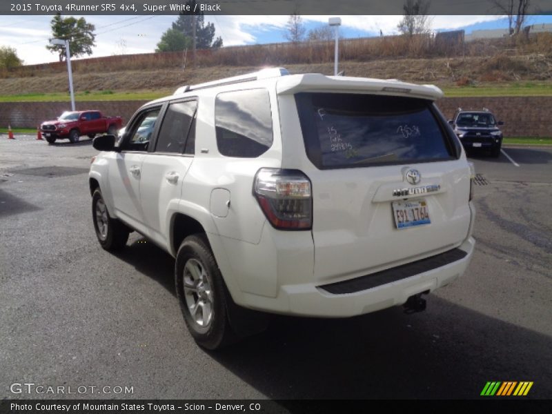 Super White / Black 2015 Toyota 4Runner SR5 4x4